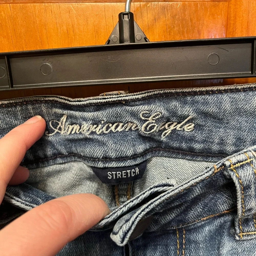 American Eagle Outfitters Women’s Distressed Boot Leg Jeans - Picture 5 of 9